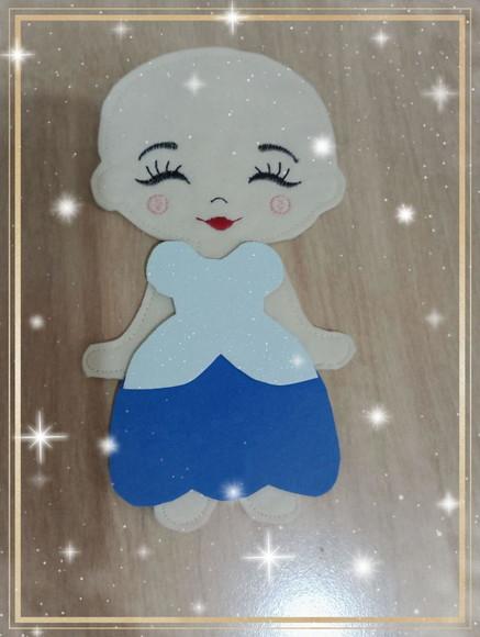 Boneca Careca Princesas em Feltro para Brincar -inclusiva
