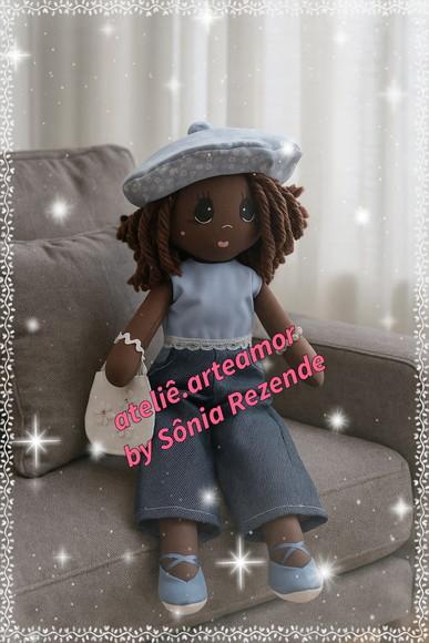 Kit para Montar Boneca de Pano - com Roupas Prontas