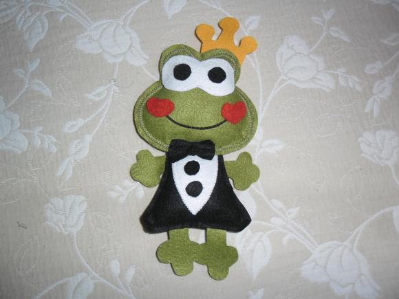 Sapo Em Feltro e Corsage Para Casamento