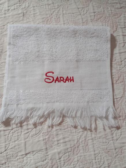 Toalhinha de Mão Bordada Personalizada