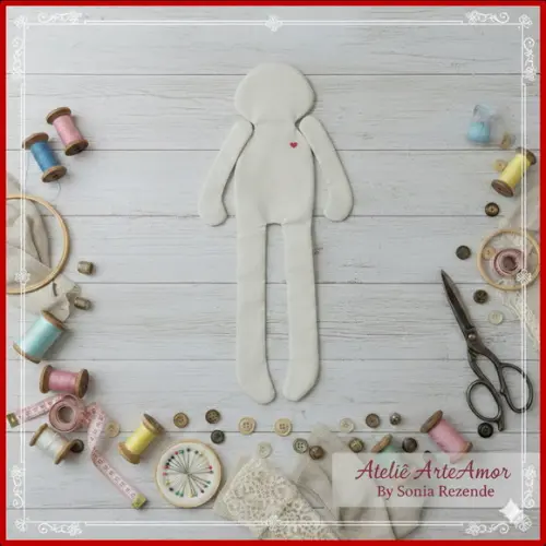 Kit para Montar Boneca de Pano - com Roupas Prontas