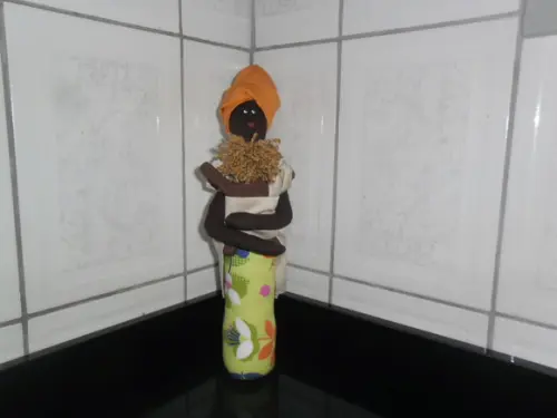 Peso de Porta Boneca Africana