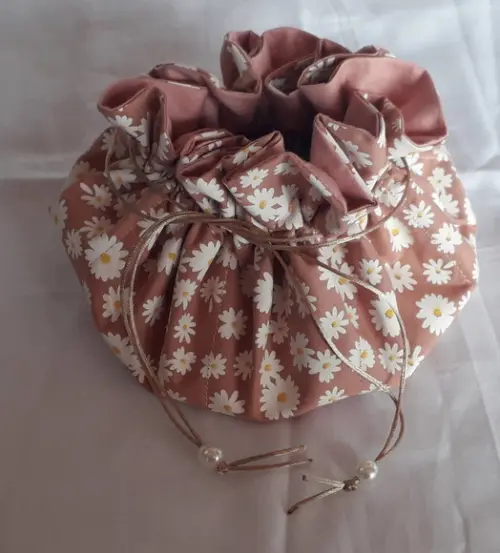 Porta Joias com Suporte para Anéis.