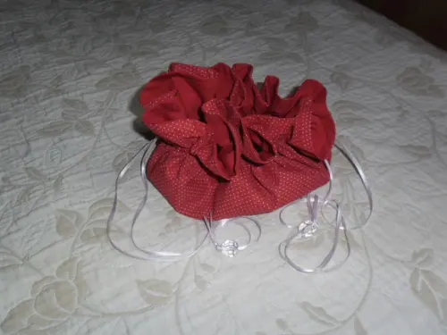 Porta Joias com Suporte para Anéis.