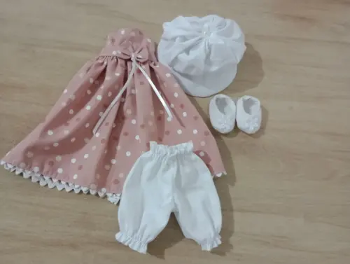 Roupa para Boneca de + ou - 35cm / + Brinde 1 Sapatinho
