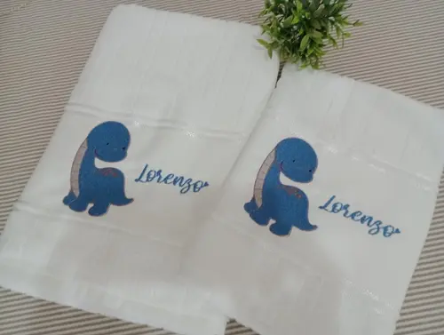 Toalha Infantil Personalizada Dinossauro Banho e Rosto