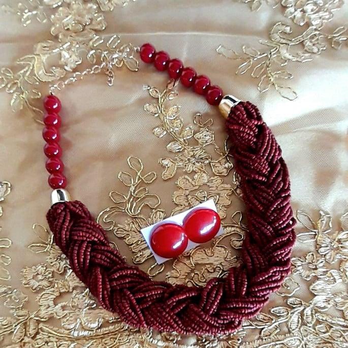 Colar de miçangas com brincos