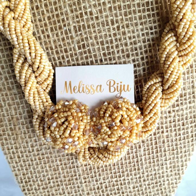 Maxi colar miçangas bege/brincos