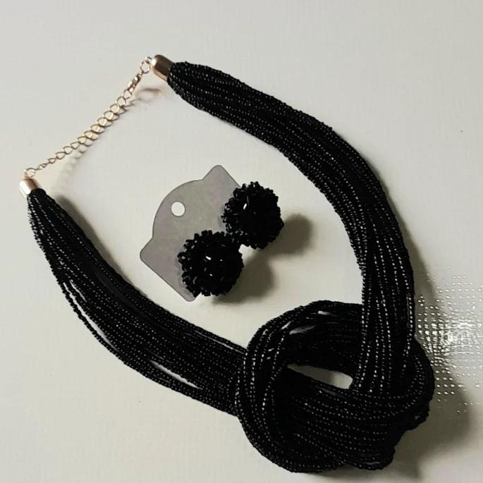 Colar miçangas preto/brincos