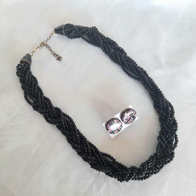 Colar de miçangas com brincos