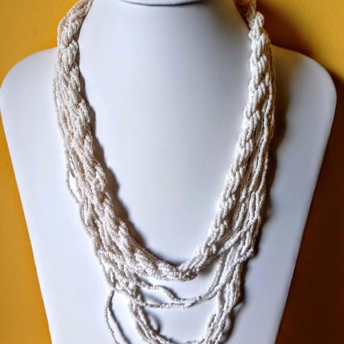 Colar de miçangas branco/brincos