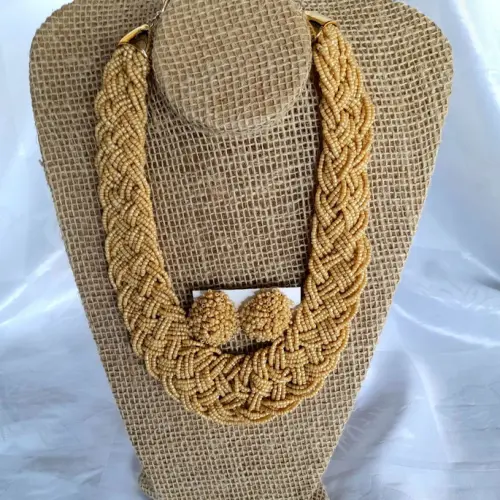 Maxi colar miçangas mostarda/brincos