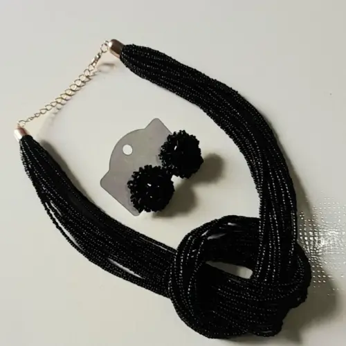 Colar miçangas preto/brincos
