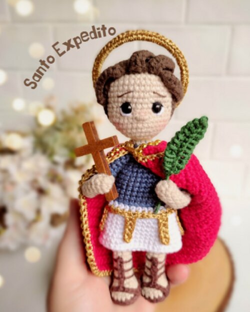 Receita Amigurumi Santo Expedito