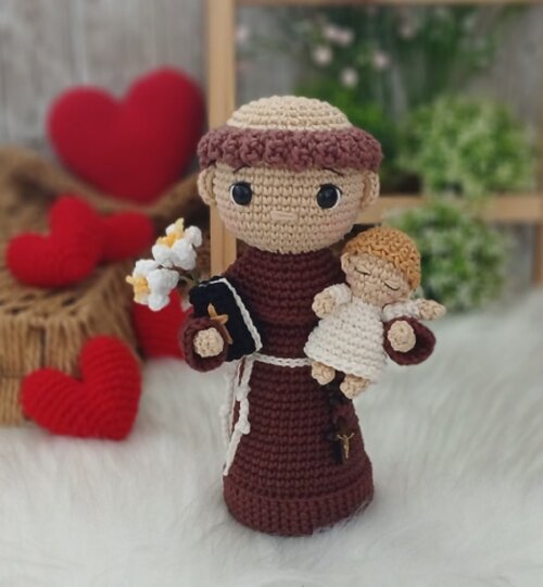 Receita Amigurumi Santo Antonio