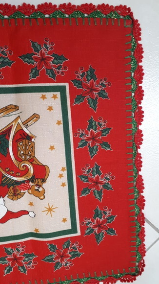 Caminho de Mesa Acabamento em Crochê com Motivos de Natal