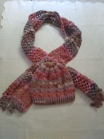 Cachecol e Gorro de Crochê Feminino
