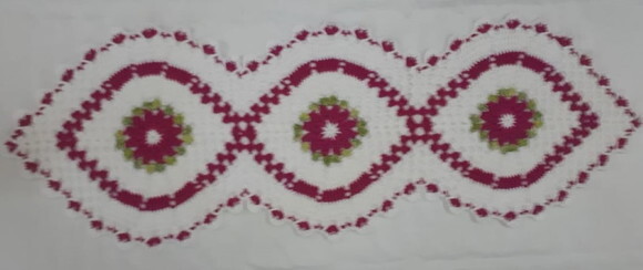 Caminho de Mesa de Crochê Aura