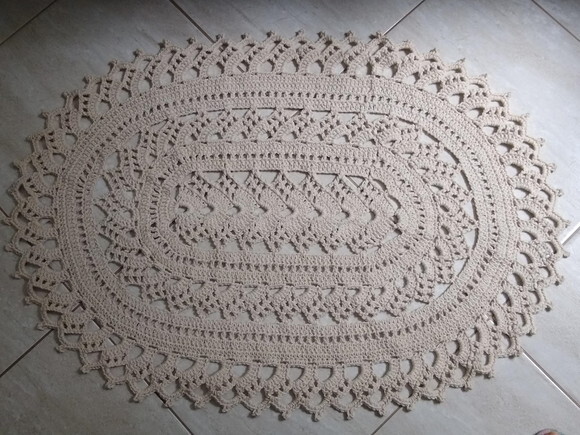 Tapete de crochê oval