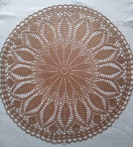 Toalha de Crochê Redonda - 63 cm Diâm.