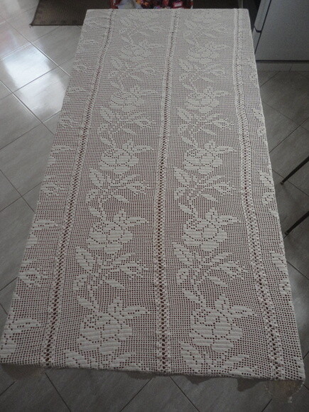 TOALHA DE MESA RETANGULAR EM CROCHÊ