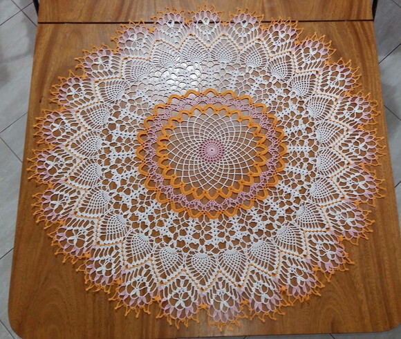 Toalha Redonda de Crochê Allegra