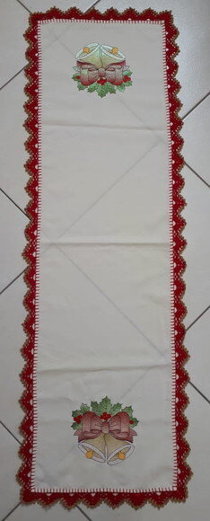 Caminho de Mesa Acabamento em Crochê Natal - 150cm x 49cm