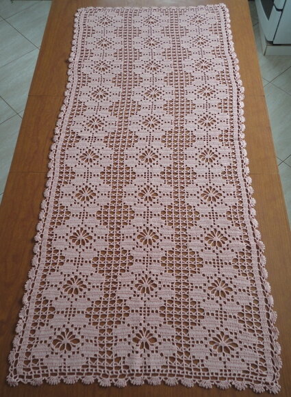 Caminho de Mesa em Crochê "flowers"