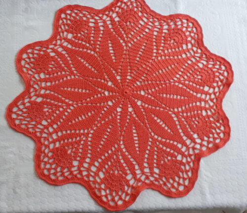 Toalha Centro de Mesa de Crochê - 63 cm