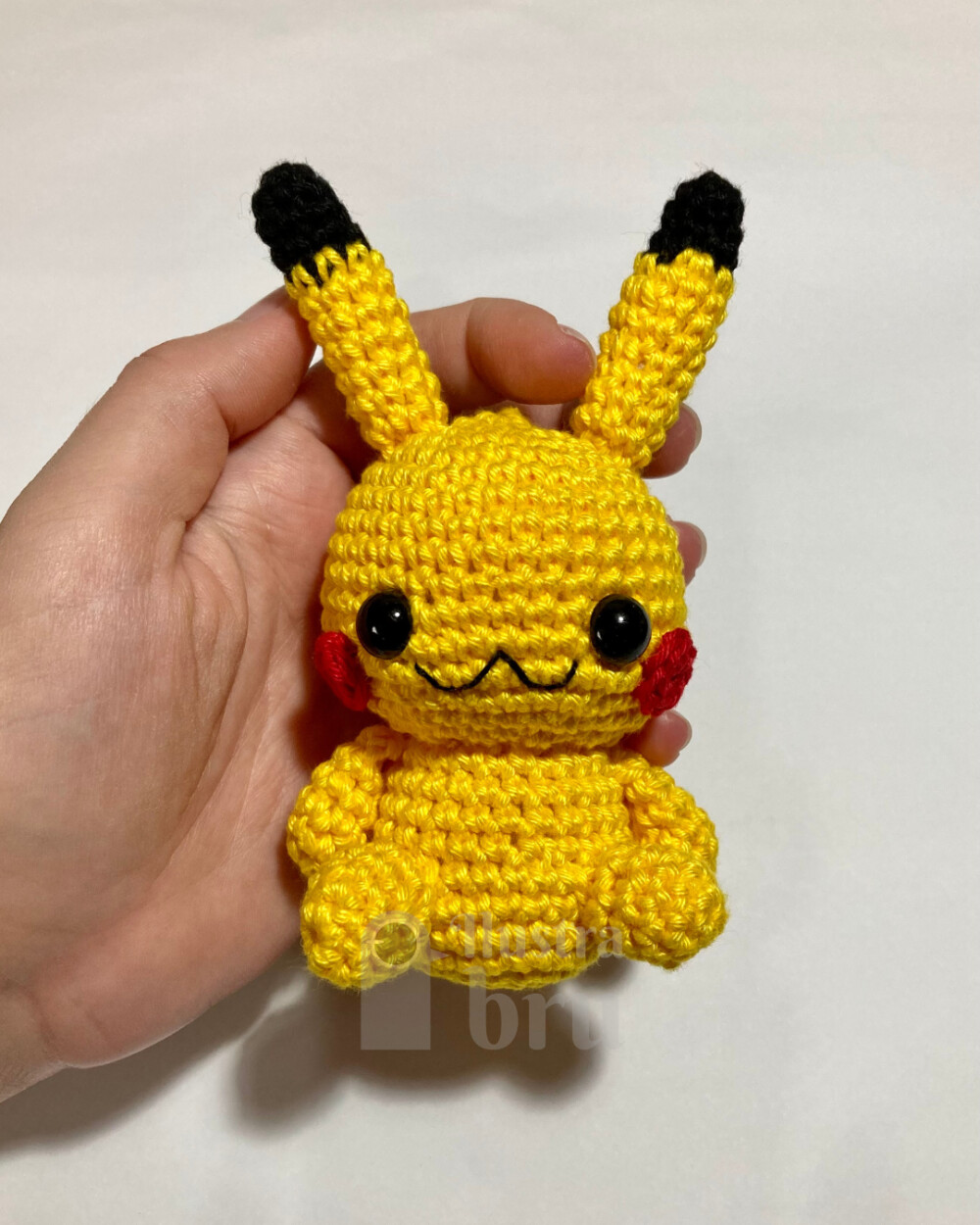 Chaveiro de crochê: Pokémon Pikachu (Amigurumi)