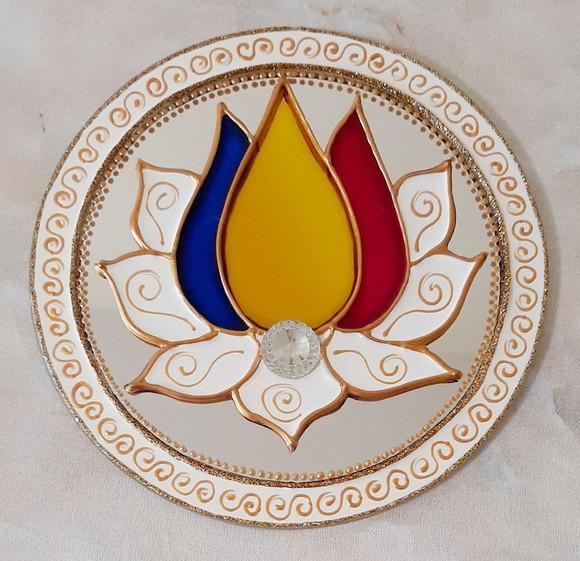 Espelho Mandala Chama Trina 12cm com Suporte de Mesa