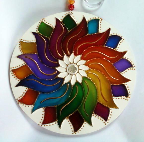 Mandala Arco Íris 15cm com Fio de Nylon