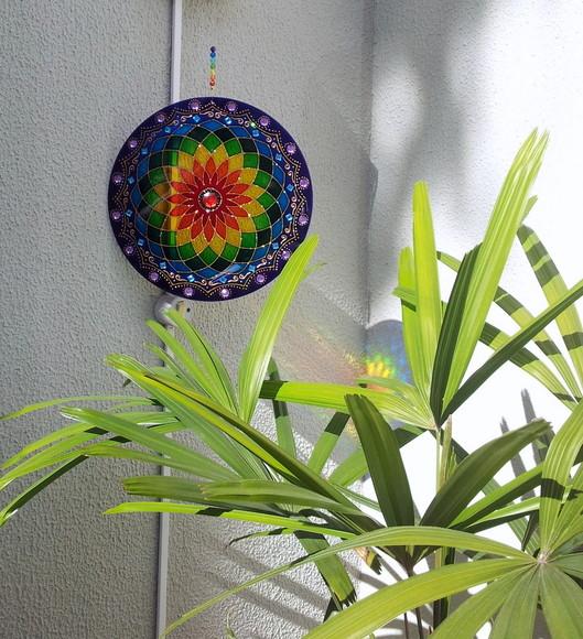Mandala Arco Íris em Vidro de 25cm
