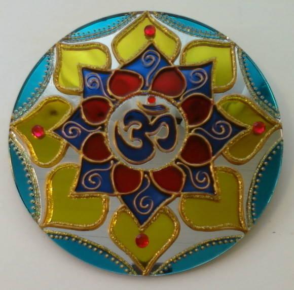 Mandala Om Vermelho Azul Amarelo 15cm