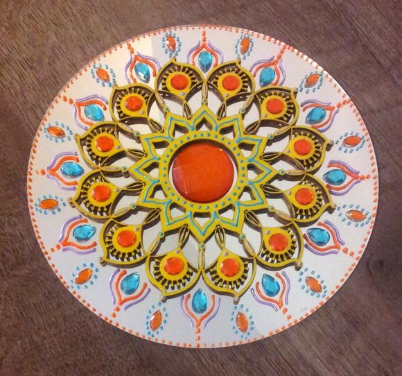 mandala Solar em espelho de 20cm