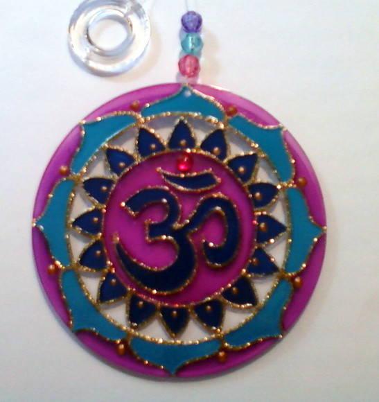 Mandala Vitral Om Azul e Violeta 10cm