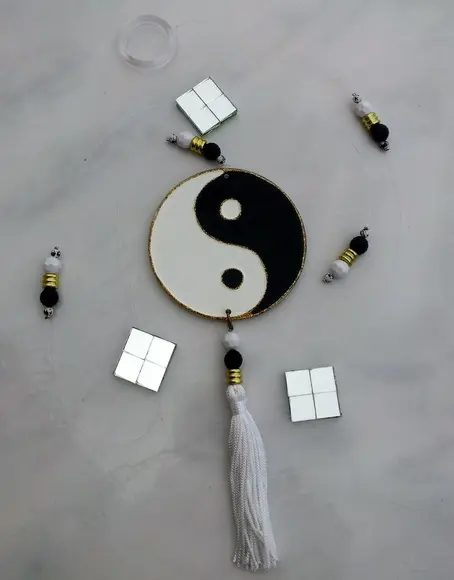 Fio de Luz Yin Yang Preto e Branco