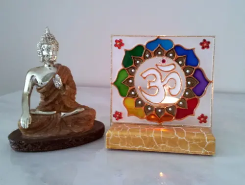 Luminária Vitral Om com Uso de Vela