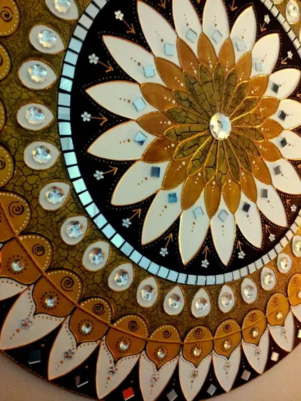 Mandala Ouro Mil Pétalas em mdf de 60cm
