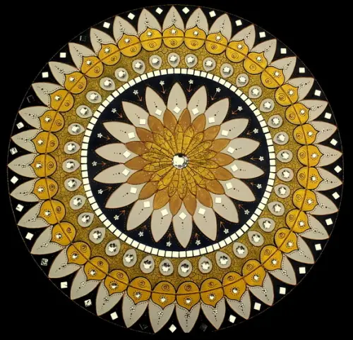 Mandala Ouro Mil Pétalas em mdf de 60cm