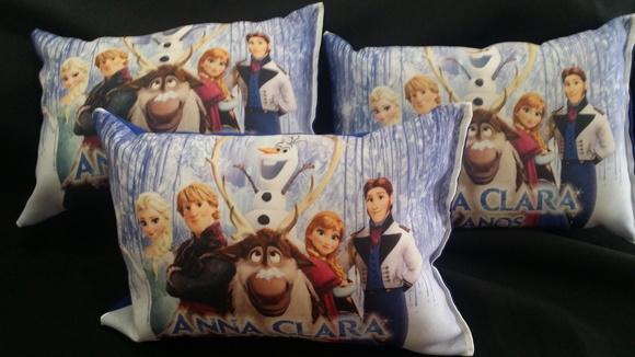 Almofadas 20x30 Tema Frozen