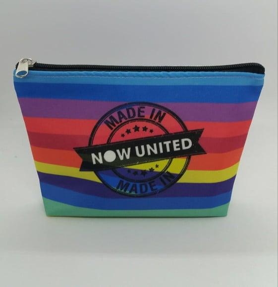 KIT 1 MOCHILAS + 1 NECESSAIRE TEMA NOW UNITED