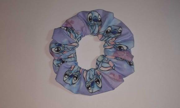 Scrunchie / Xuxinha em Cetim Stitch