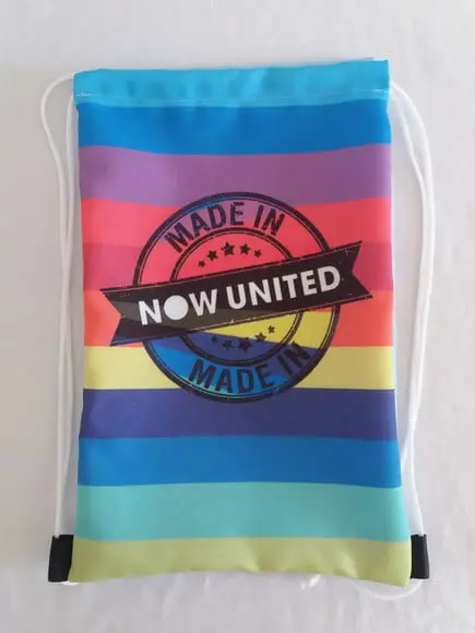 KIT 1 MOCHILAS + 1 NECESSAIRE TEMA NOW UNITED