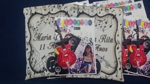 Kit Mochilas e Revistas Colorir Musica