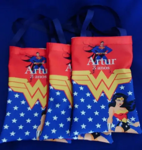 Mochilas herois - Mulher Maravilha