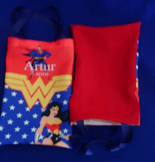 Mochilas herois - Mulher Maravilha