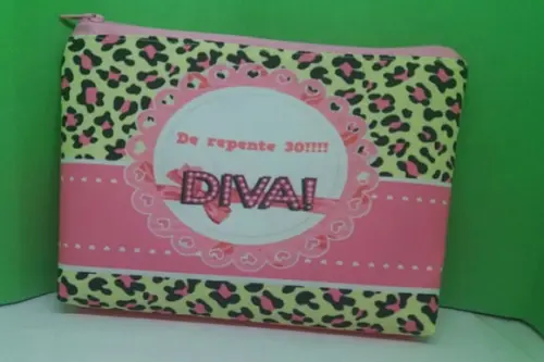Nécessaire -simplesmente Uma Diva