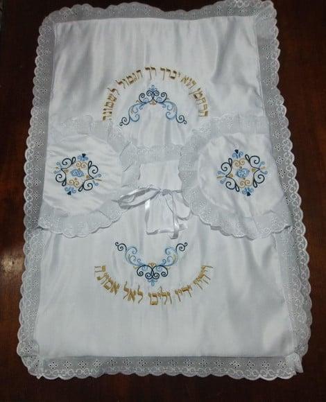 Fronha para Brit Mila