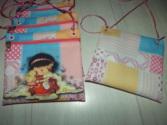 Bolsinha Boneca Patchwork Tira colo